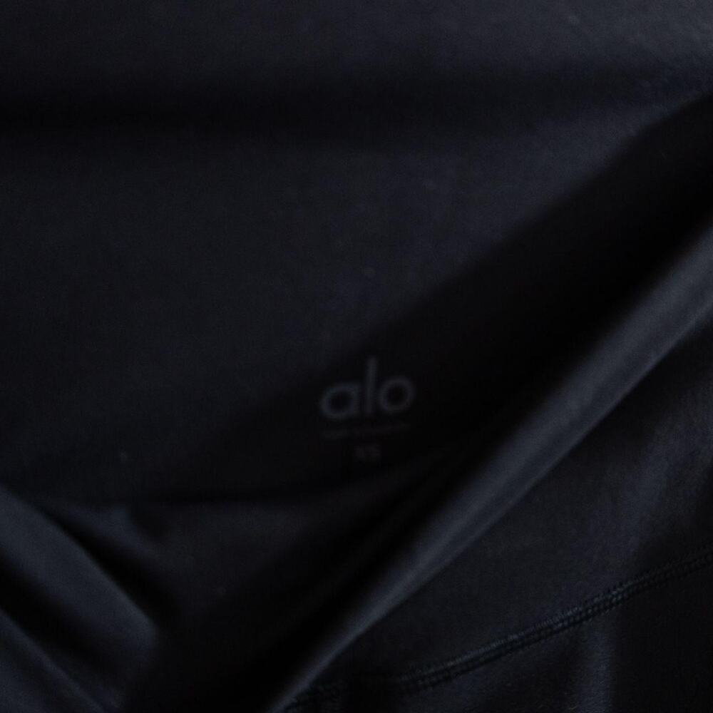 Alo Yoga Softsculpt High-Waist 7/8 Legging in Black - Picture 4 of 8